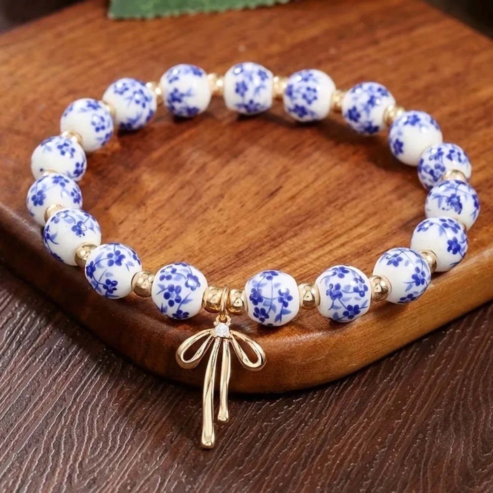 NEW Elegant Gold and Blue Floral Bracelet. Cute Trendy Bracelet 💙  A9-285